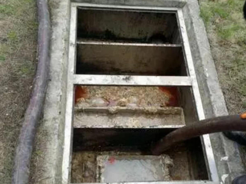 西昌镇隔油池清理